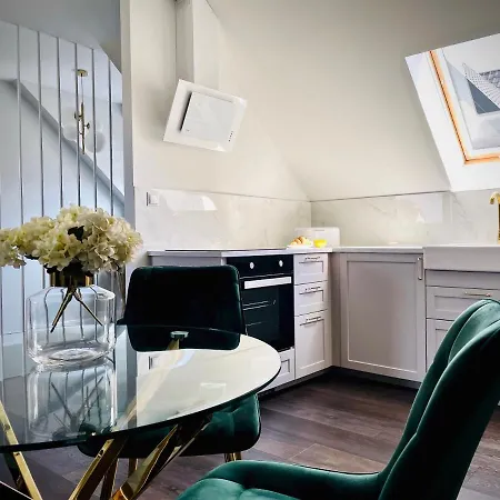 Deerhome كزارني دوناجيك